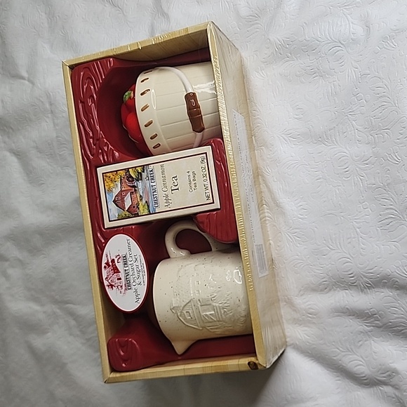 Vintage Chestnut Creek Apple Orchard Ceramic Creamer & Sugar Set NEW - Picture 2 of 9